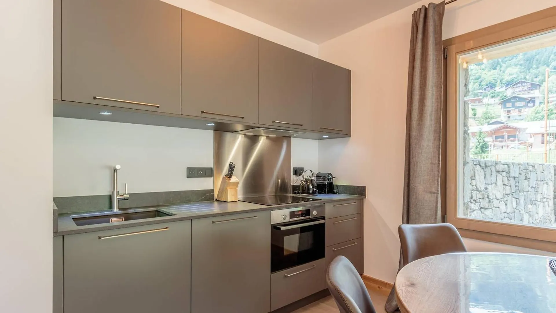 Apartment Appartement Cosy 2-4 Pers Avec Terrasse, Parking Et Wifi A Champagny-En-Vanoise - Fr-1-638-8 La Plagne