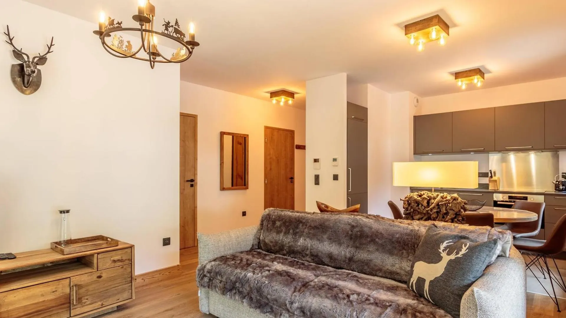 Appartement Cosy 2-4 Pers Avec Terrasse, Parking Et Wifi A Champagny-En-Vanoise - Fr-1-638-8 La Plagne Apartment