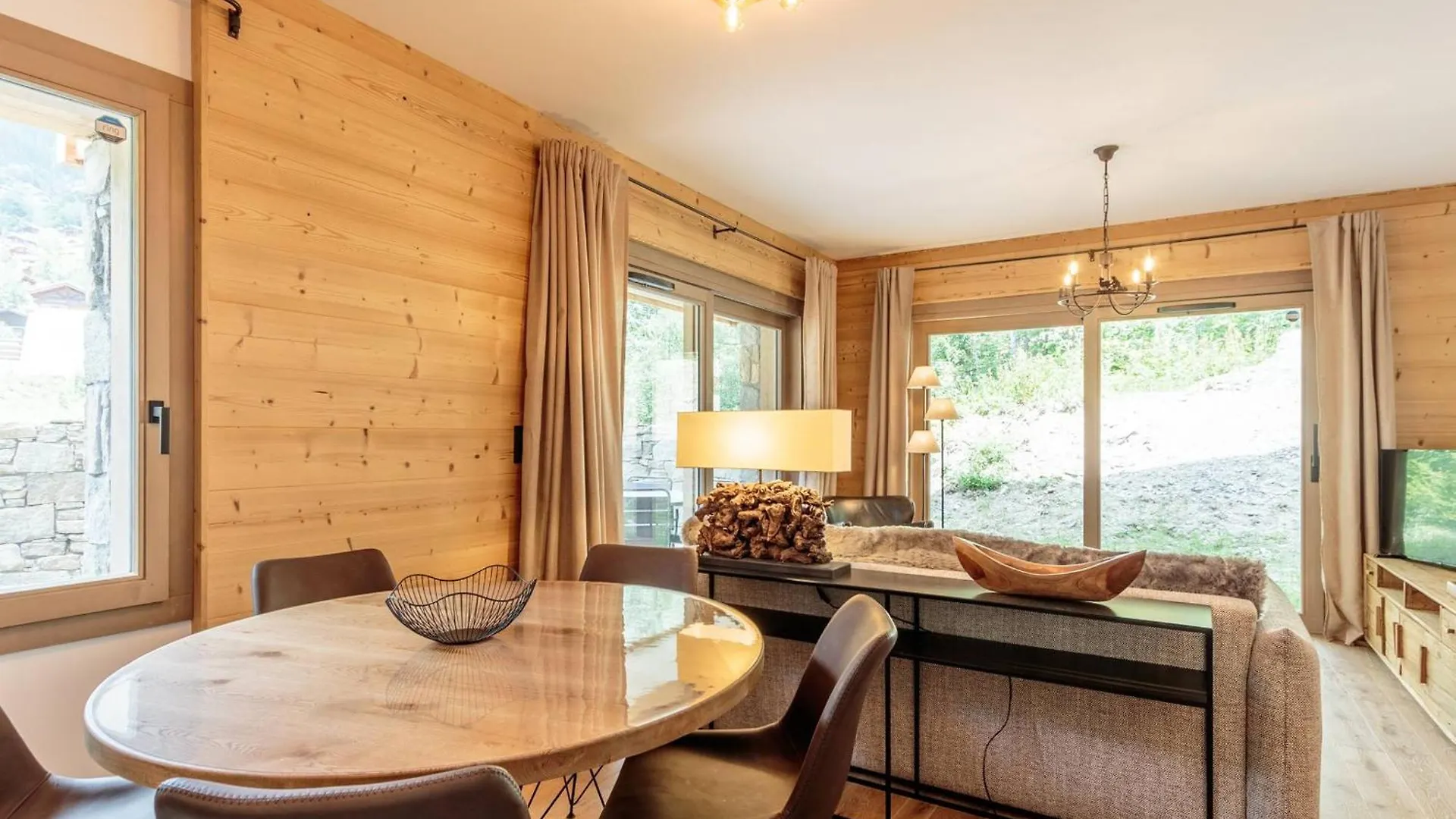 Appartement Cosy 2-4 Pers Avec Terrasse, Parking Et Wifi A Champagny-En-Vanoise - Fr-1-638-8 La Plagne 0*,  France