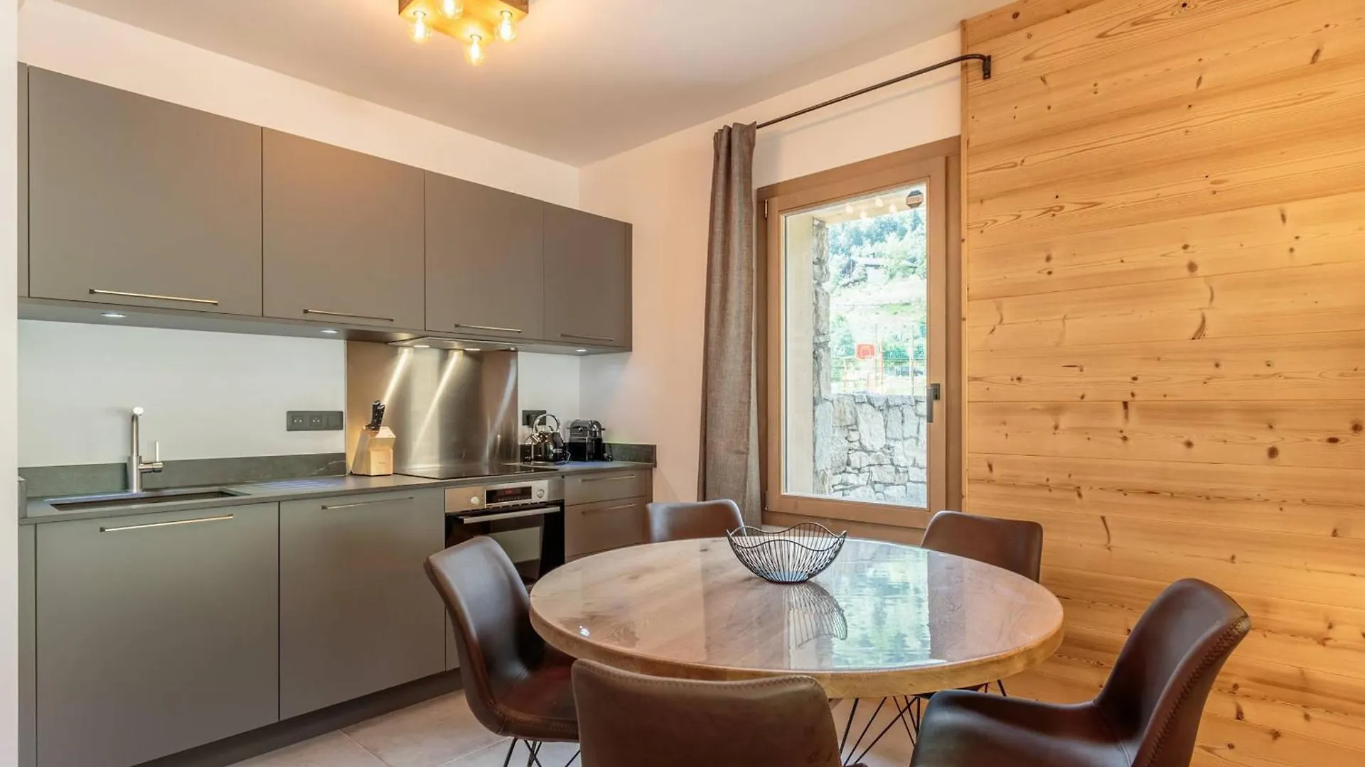 Appartement Cosy 2-4 Pers Avec Terrasse, Parking Et Wifi A Champagny-En-Vanoise - Fr-1-638-8 La Plagne France
